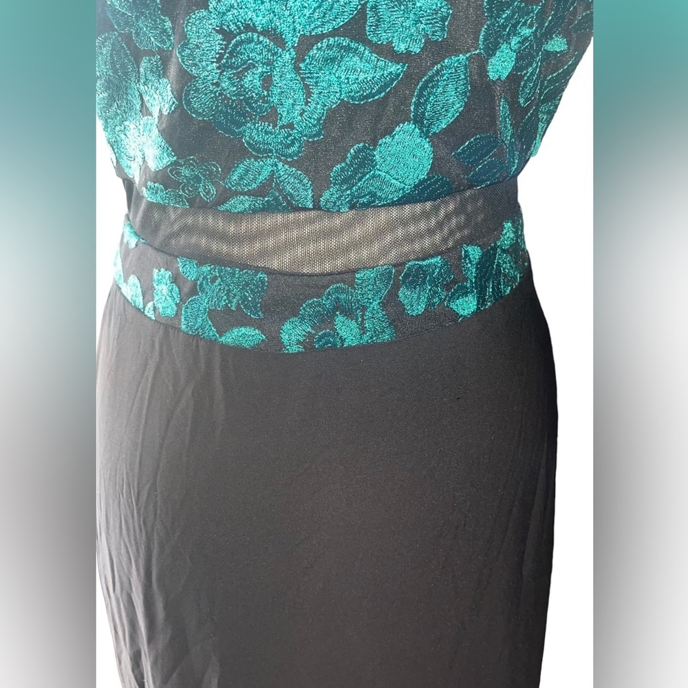Morgan and Co semi formal green embroidered cocktail dress size 9 - Picture 9 of 12